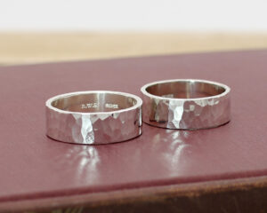 人気の槌目リング