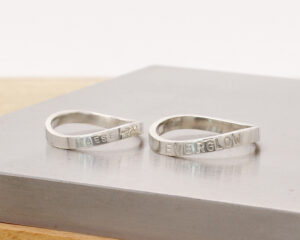 ウエーブタイプのリング