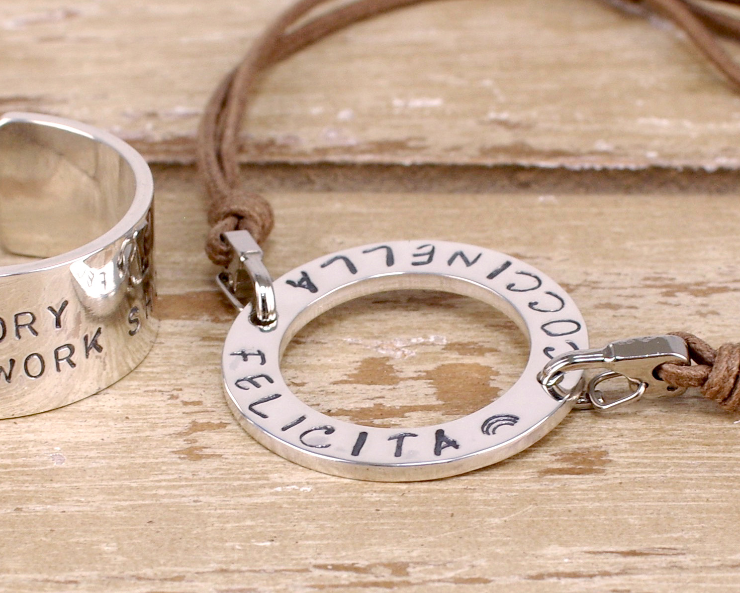 刻印部分を黒色に！